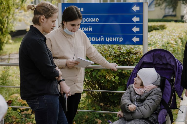 В Якутске запустили проект «Передышка» по найму социальных нянь для детей с нарушениями развития
