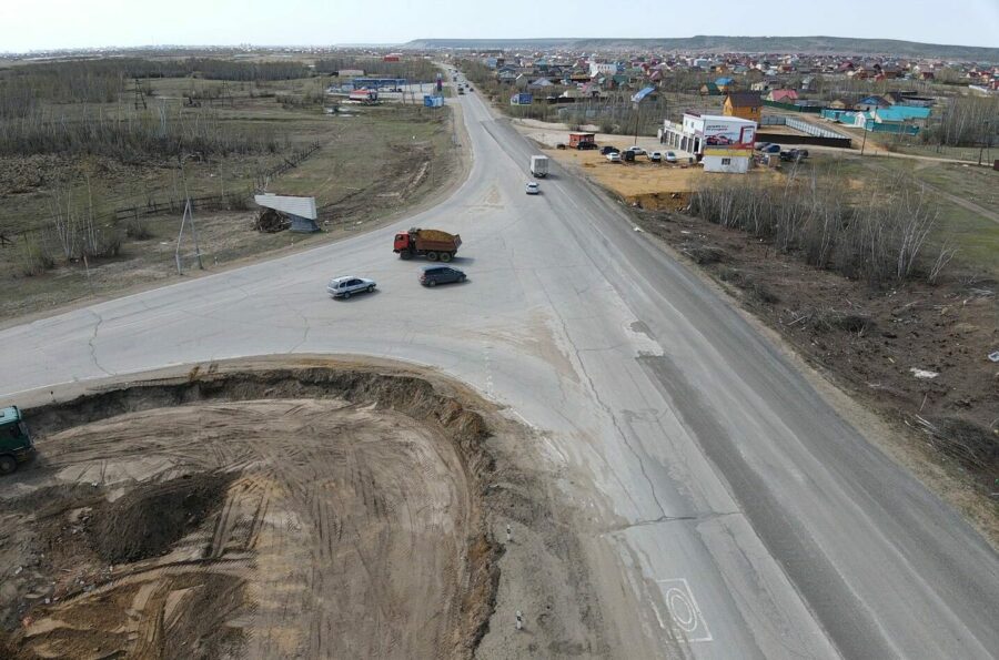 С опережением графика идут дорожные работы на автодороге «Нам» в Якутии