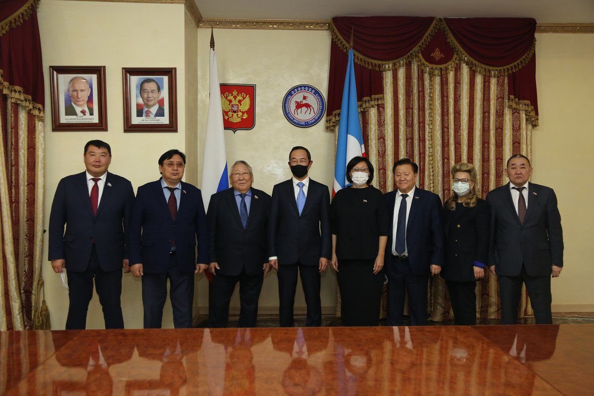 Айсен Николаев встретился с якутянами - депутатами Государственной Думы и членами Совета Федерации