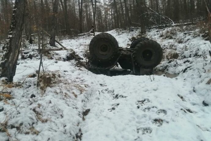 В Амгинском районе Якутии при опрокидывании квадроцикла погиб пассажир
