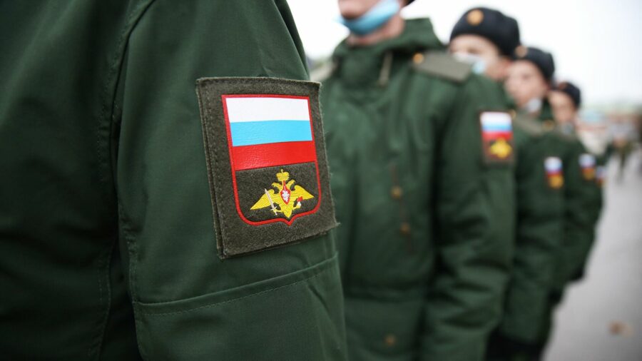 Российские военнослужащие будут предъявлять свои QR-коды
