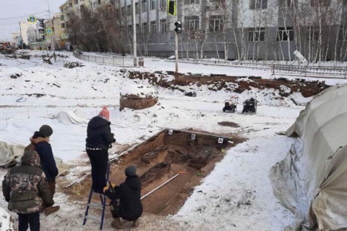 Студенты СВФУ участвуют в археологических раскопках в Якутске