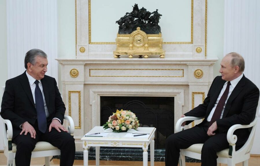 Путин встретился с президентом Узбекистана и поздравил его с переизбранием