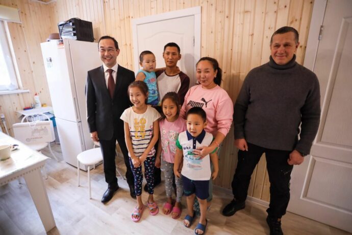 Семья Дмитриевых из села Бясь-Кюель получила новую мебель