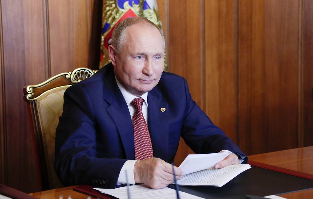 Владимир Путин рекомендовал главам регионов лично контролировать наращивание темпов вакцинации