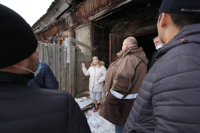 Власти Якутска помогают горожанам решить вопрос расселения из аварийного жилого фонда