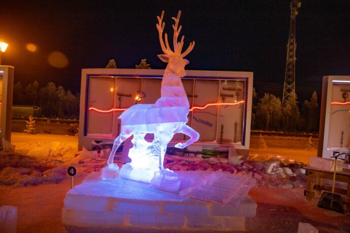 В Якутии подвели итоги конкурса ледовых скульптур на станции Нижний Бестях