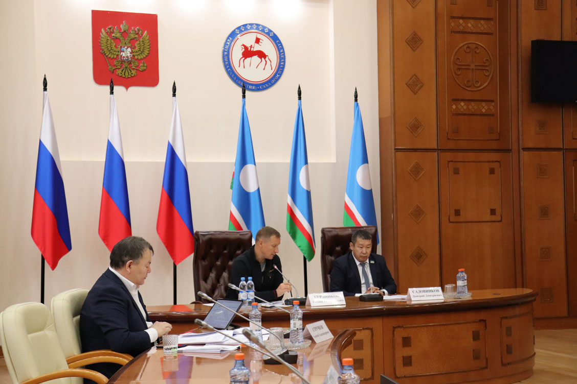 Власти Якутии и "РусГидро" обсудили вопросы энергоснабжения в регионе
