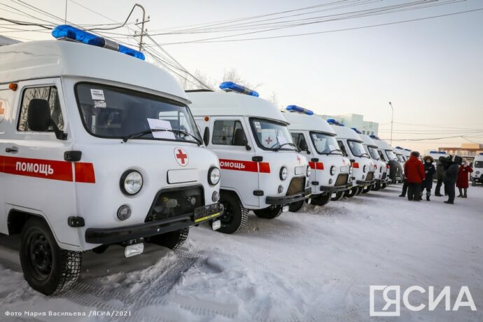 Больницы Якутии получили ключи от новых автомобилей скорой помощи