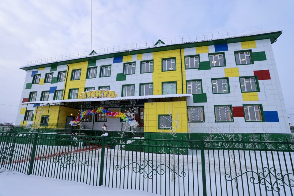 Глава Якутии: В Хамагаттинском наслеге проблема с обеспечением мест в детских садах решена