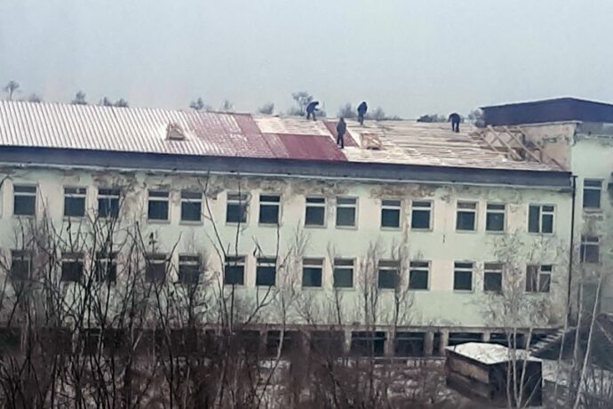 Капитальный ремонт больницы в поселке Мохсоголлох Якутии выполнен на 70% 