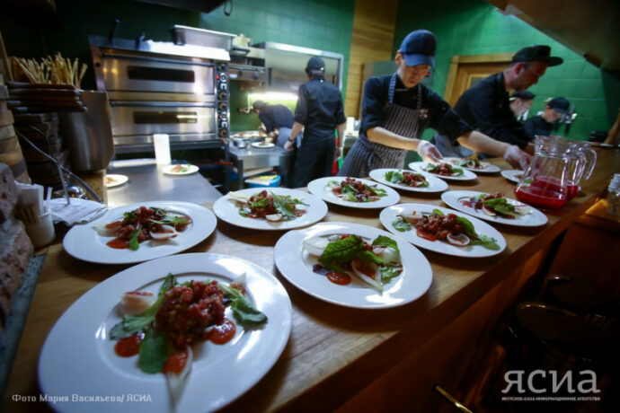 Снятие ограничений для ресторанов и кафе в Якутии будет зависеть от эпидситуации