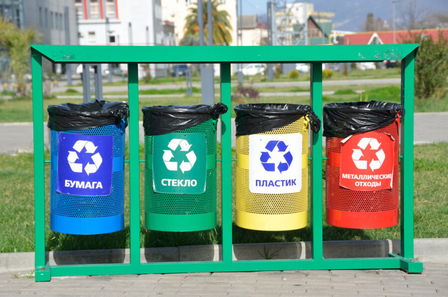 Правительство выделило регионам субсидии на закупку контейнеров для раздельного сбора отходов