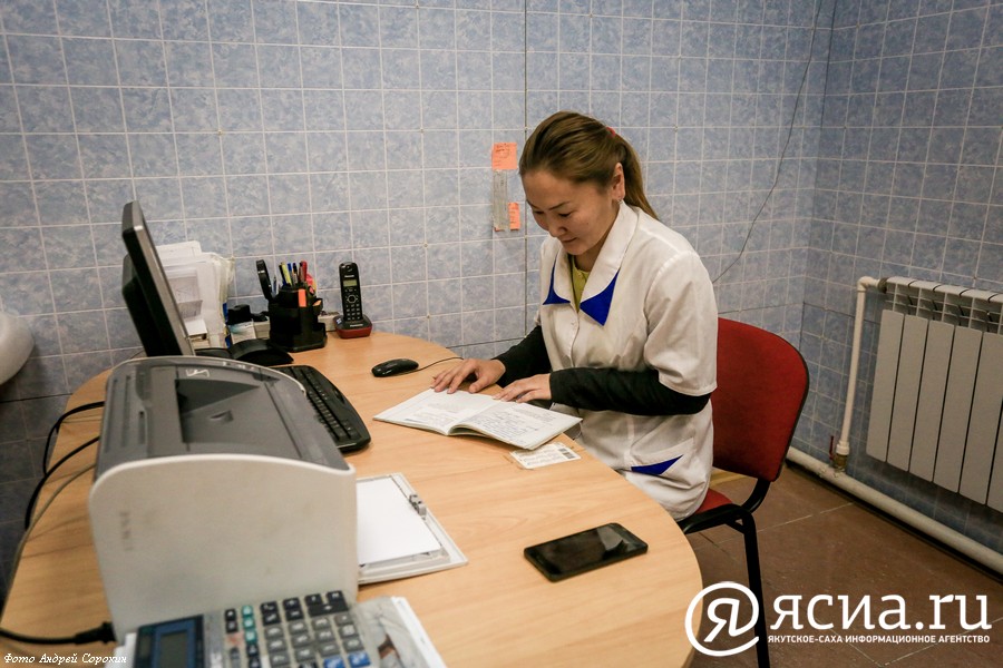 Более 160 специалистов трудоустроились по программам «Земский доктор» и «Земский фельдшер» в Якутии