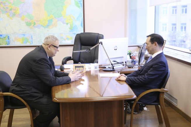 Глава Якутии встретился с руководством Фонда содействия реформированию ЖКХ