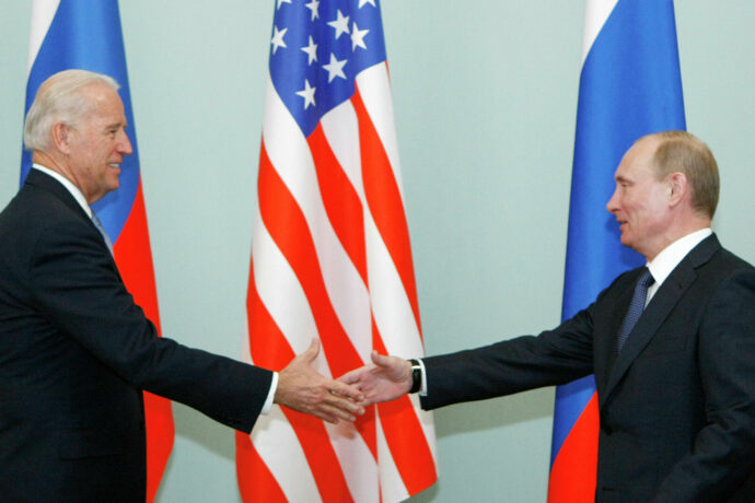 В МИД РФ надеются, что встреча Путина и Байдена состоится в ближайшее время