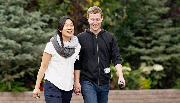 Цукерберг и его жена направят $3,4 млрд на здравоохранение и науку