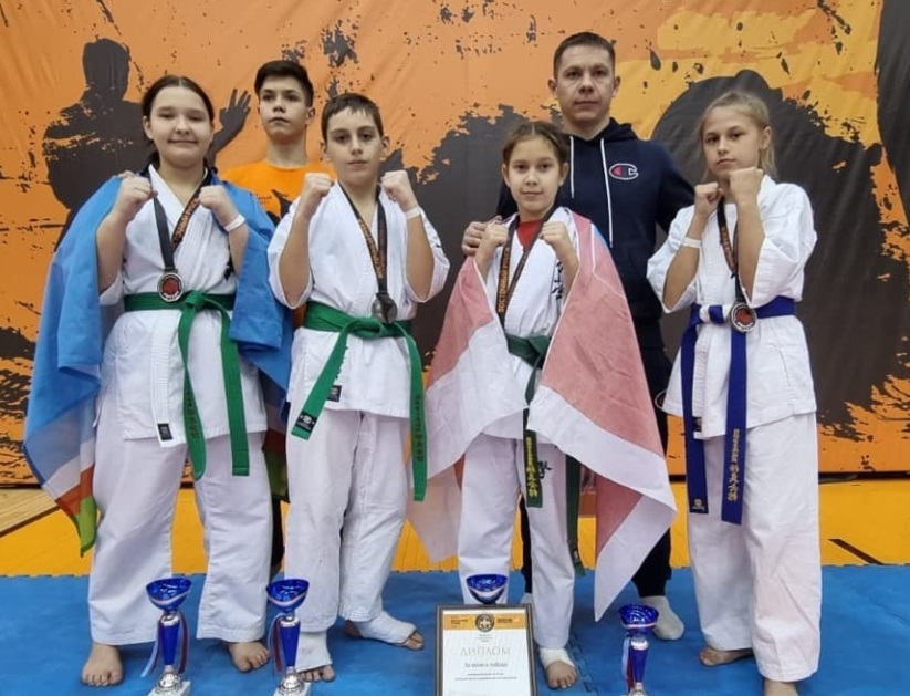 Юные каратисты из Якутии завоевали пять медалей турнира 