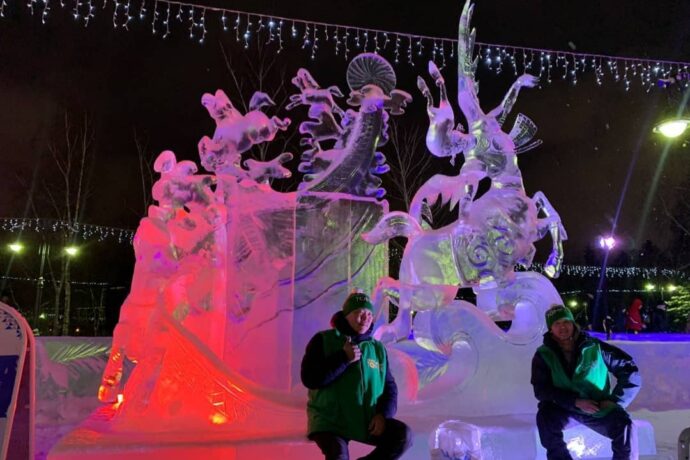 Мастера из Якутии стали победителями фестиваля ледяных скульптур в Томске