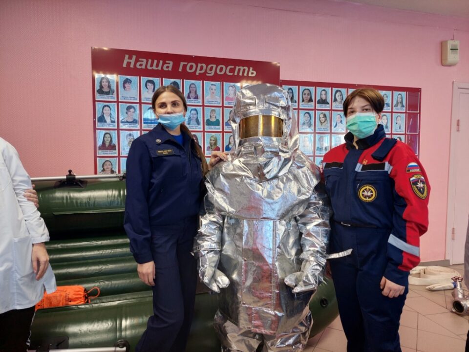 В медицинском колледже Нерюнгри в Якутии состоялась выставка пожарно-спасательного оборудования