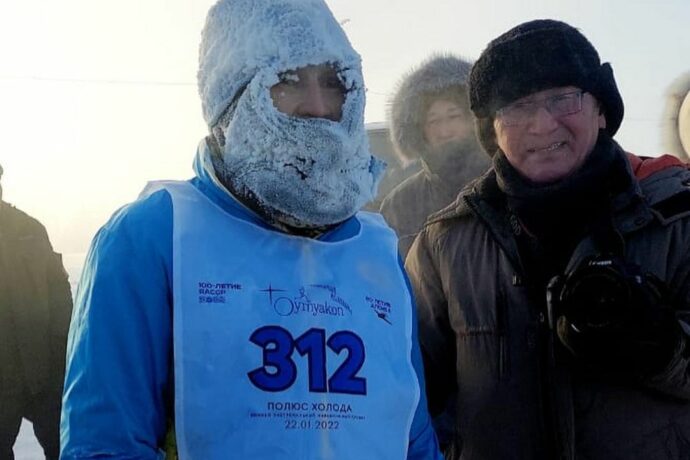 Василий Лукин второй год подряд становится победителем экстремального забега «Полюс холода»