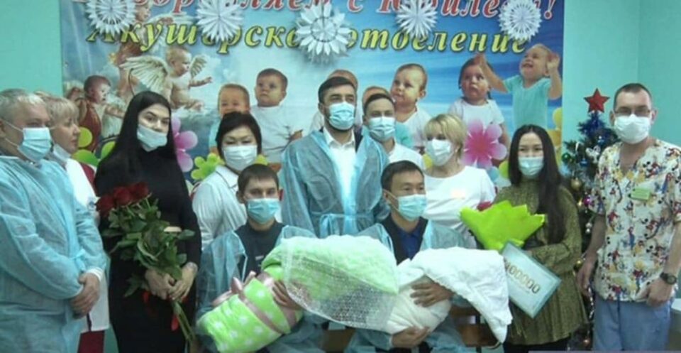 В Нерюнгринском районе Якутии вручили первые сертификаты «Дети столетия»
