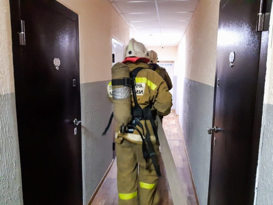 В Алдане прошли пожарно-тактические занятия в здании налоговой службы