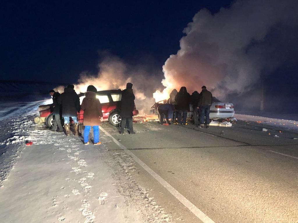 В результате лобового столкновения двух автомобилей возле села Немюгюнцы в Якутии погиб человек