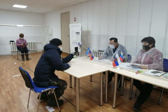 Завершилось досрочное голосование на выборах главы Момского района Якутии