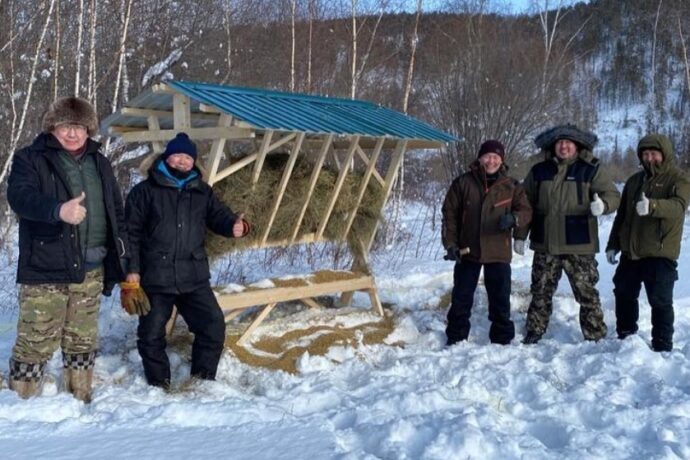 Якутское отделение РГО запустило челлендж «Помоги детям природы» по установке кормушек