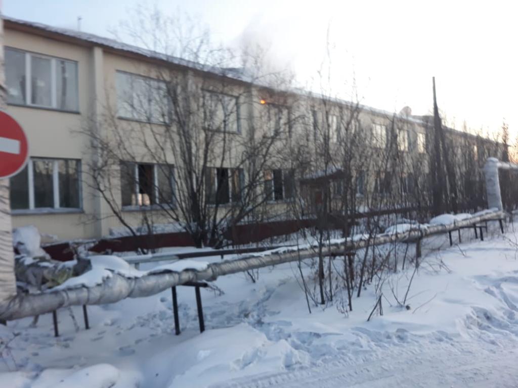 В якутском поселке Зырянка произошел пожар в здании начальной школы