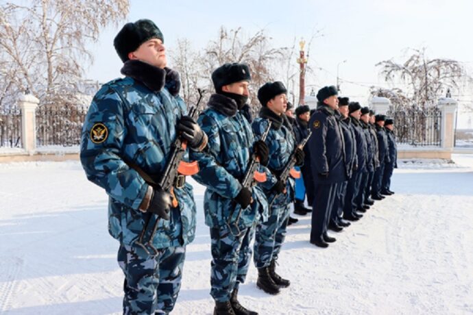 В Якутии молодые сотрудники отдела по конвоированию УФСИН приняли присягу