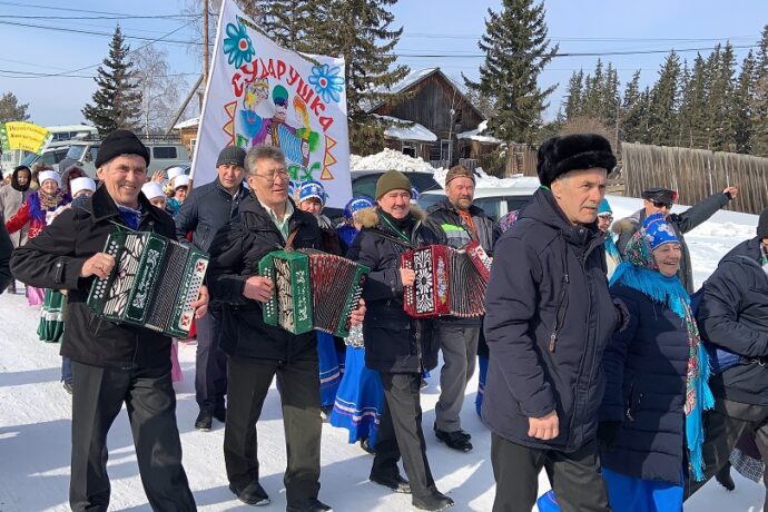 В Хангаласском улусе Якутии прошел республиканский фестиваль «Играй, гармонь! Живи, частушка!»