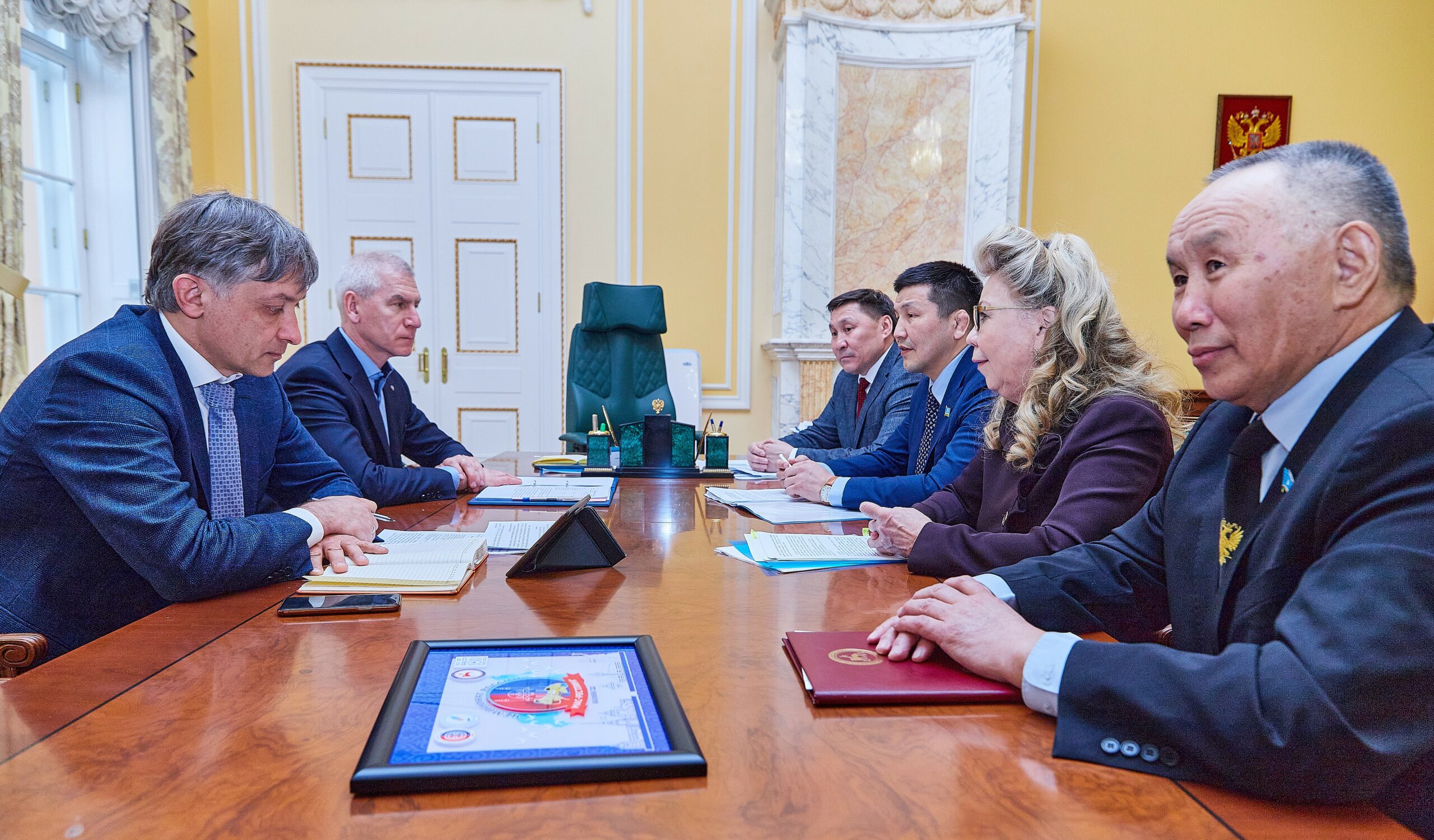 Министр спорта РФ встретился с делегацией Якутии