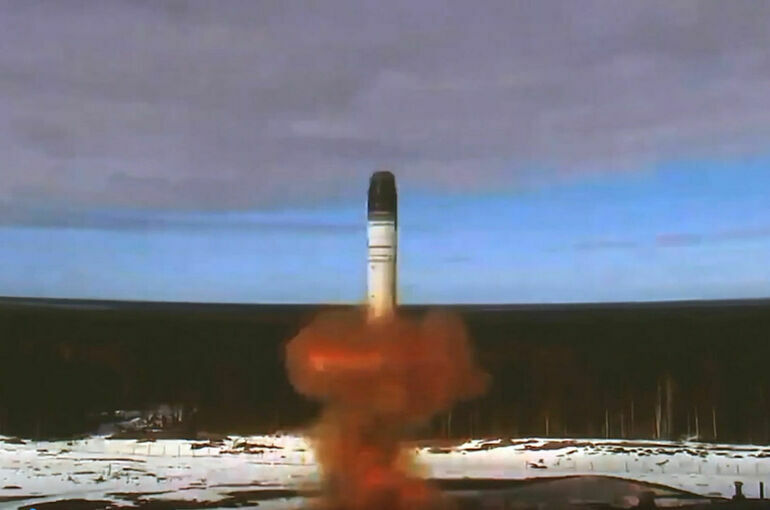 Минобороны РФ сообщило об успешном пуске ракеты "Сармат"