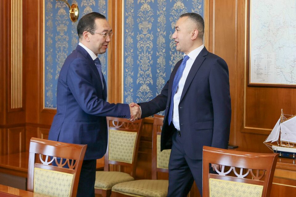 Глава Якутии провел рабочую встречу с Генеральным консулом Республики Узбекистан во Владивостоке