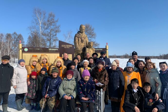 В Якутии открыли стелу в память об участниках чурапчинского переселения