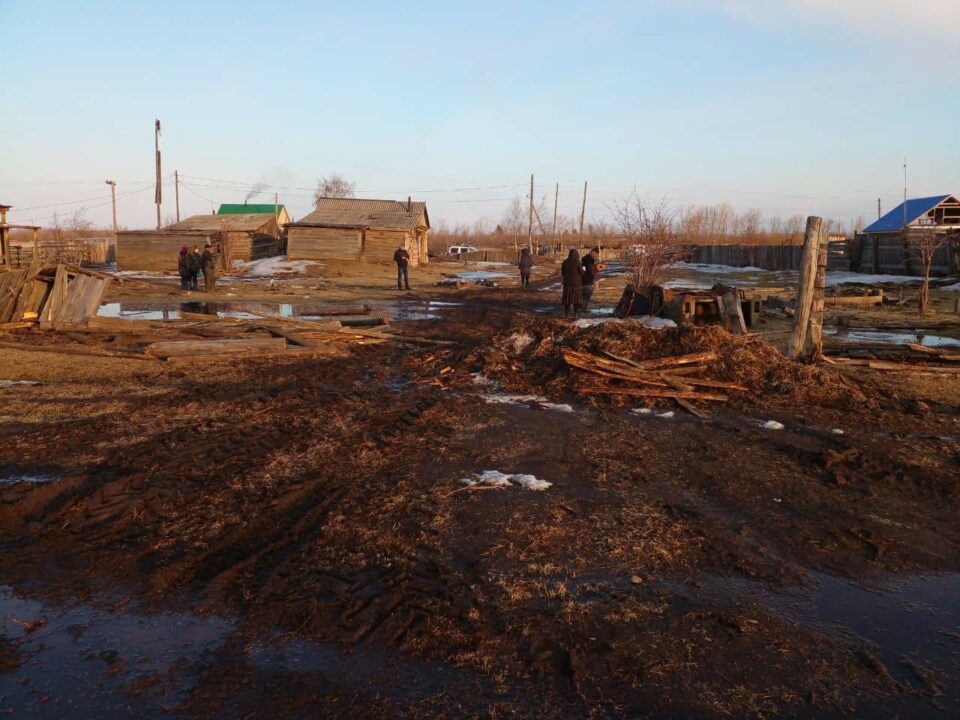 В Олекминском районе Якутии пьяный тракторист проехал по лежащему человеку