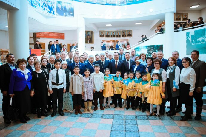 В селе Хатырык Якутии состоялось собрание общественности, посвященное 100-летию ЯАССР