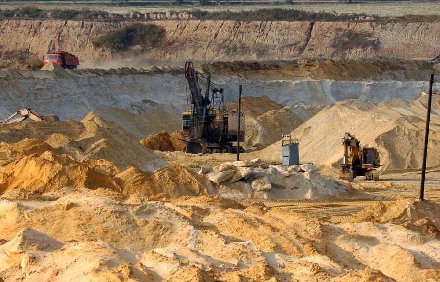 В Вилюйском районе пресекли незаконную добычу песка на сумму 18 млн рублей