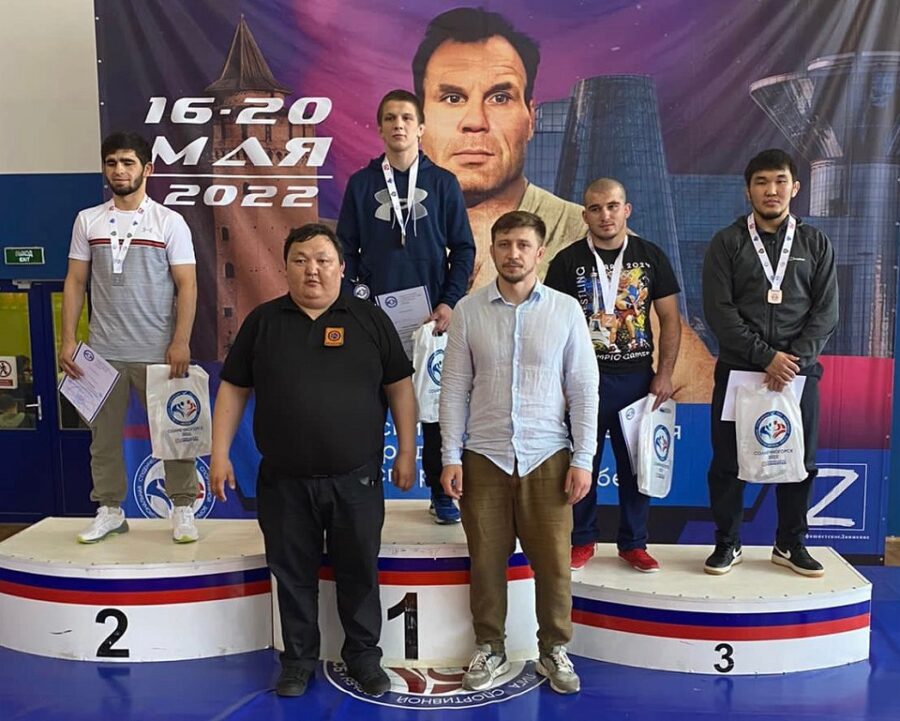 Борцы Якутии завоевали восемь медалей на чемпионате России среди студентов