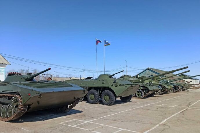 В центр патриотического воспитания в Якутии доставлено 28 единиц военной техники