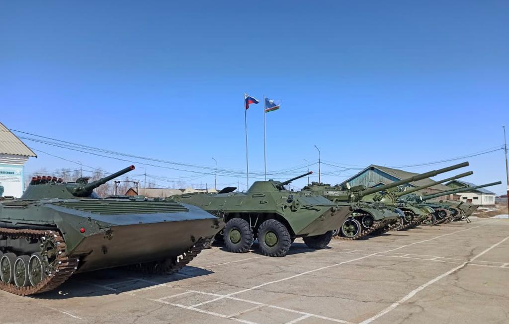 В центр патриотического воспитания в Якутии доставлено 28 единиц военной техники