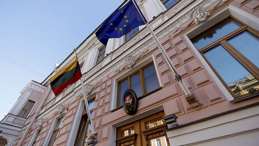 Литва отзывает своего посла и закрывает генконсульство в Санкт-Петербурге