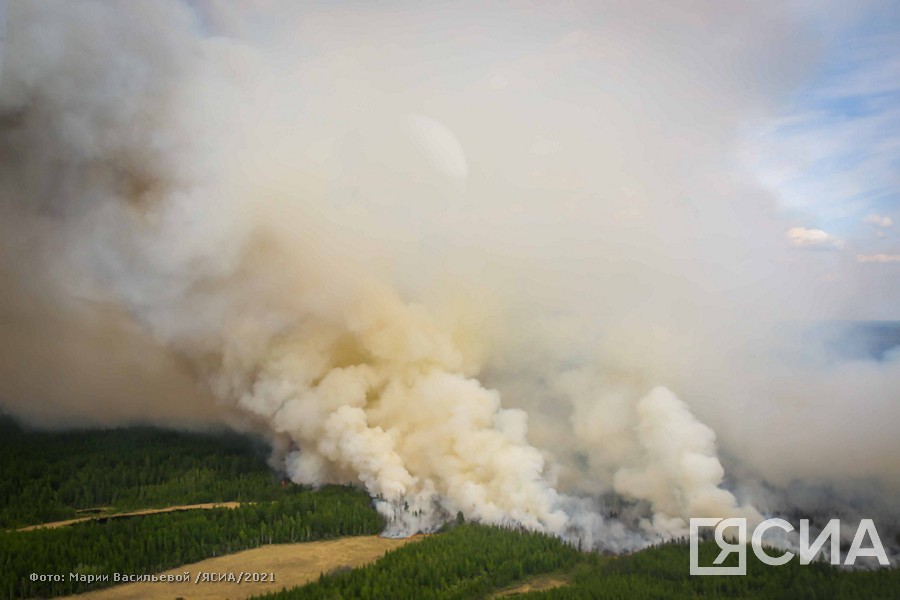 В Якутии проводятся работы по тушению двух лесных пожаров