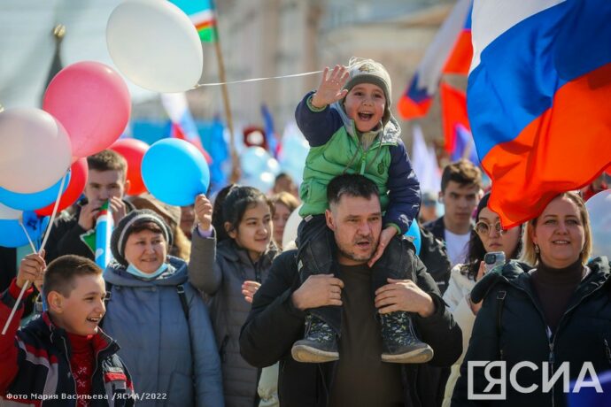 Директор якутской школы: Первомайская демонстрация воспитывает дух патриотизма у детей