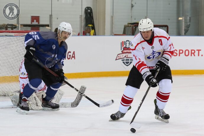 Команды из Якутии участвуют в Ночной хоккейной лиге России