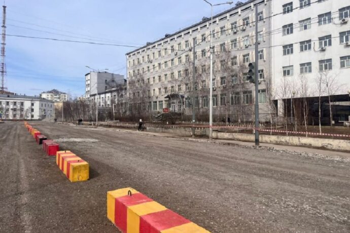 В Якутске временно открыли для движения транспорта участок проспекта Ленина 