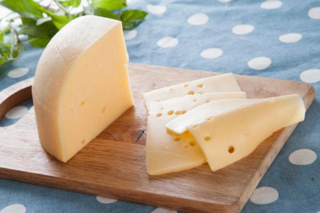 Роскачество признало 10% дешевого сыра 