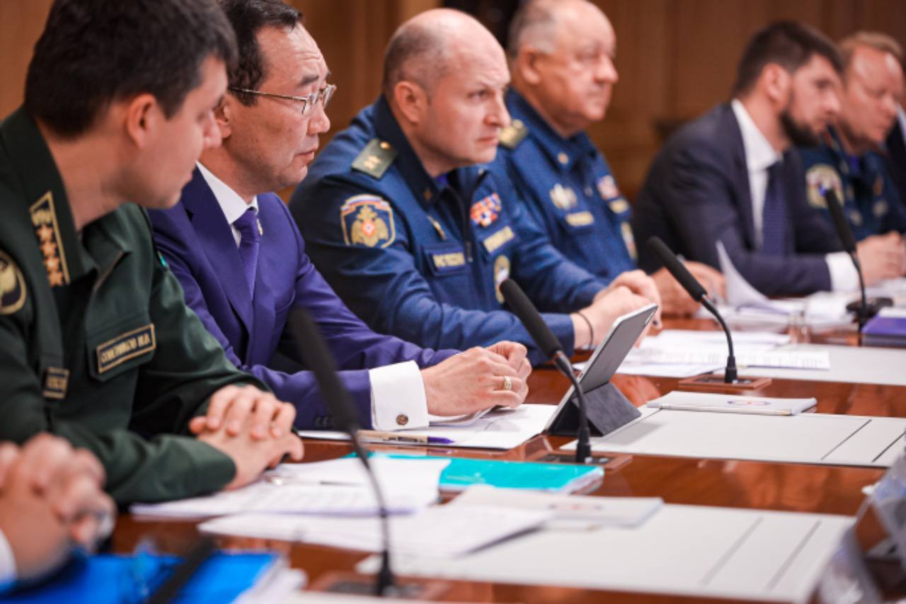 Власти Якутии предложили заправлять вертолеты на полевых площадках при тушении лесных пожаров